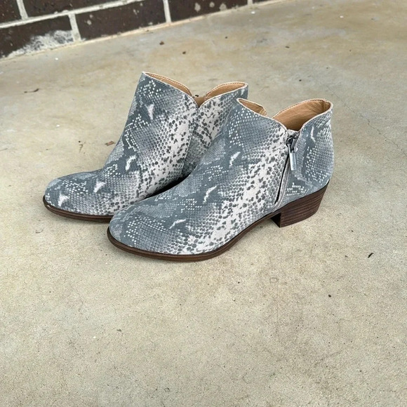 Lucky Brand Faux Snake Skin Booties Size 7 - Picture 1 of 13